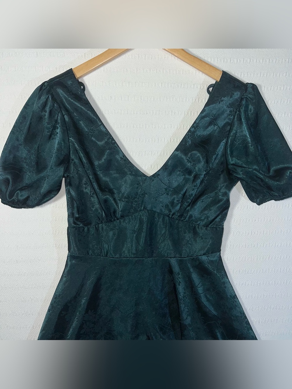 Allison & Kelly Womens Babydoll Puff Sleeve Satin Milkmaid Dress Size S Party - Picture 3 of 7